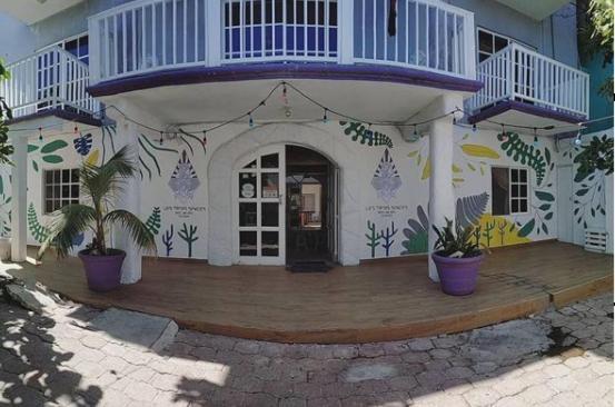 Les Trois Singes - Friendly Hostel Isla Mujeres Dış mekan fotoğraf