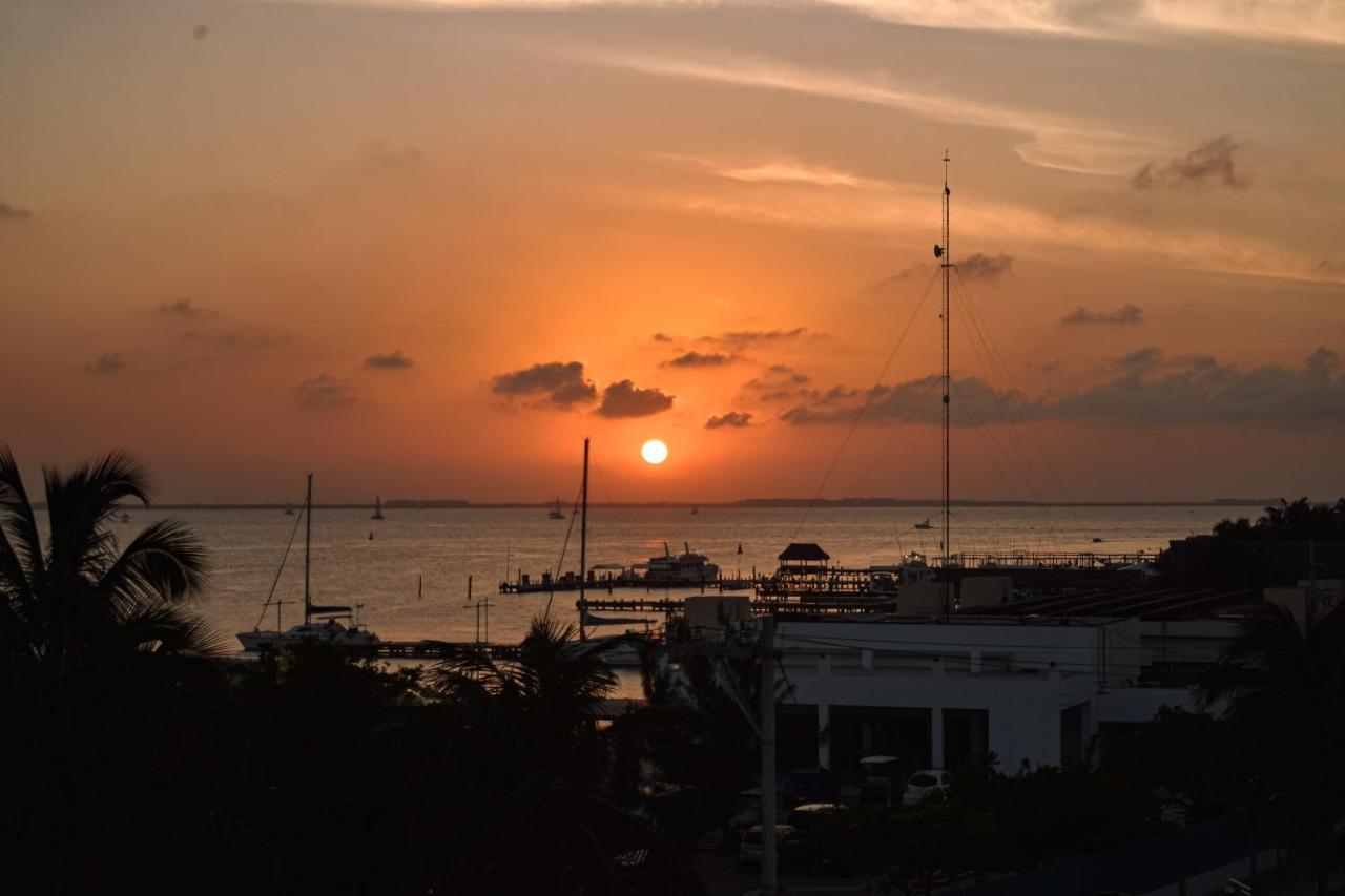 Les Trois Singes - Friendly Hostel Isla Mujeres Dış mekan fotoğraf