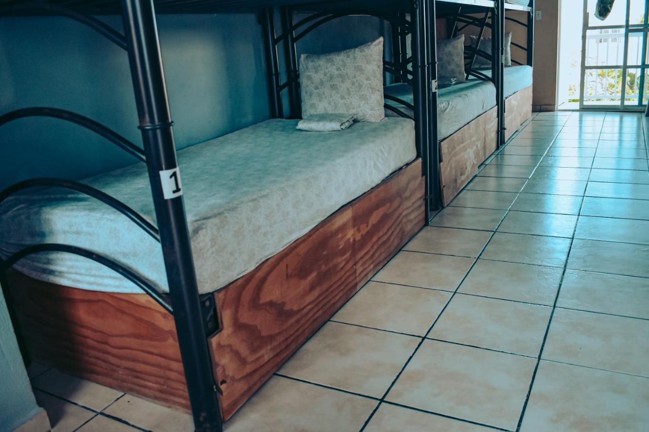 Les Trois Singes - Friendly Hostel Isla Mujeres Dış mekan fotoğraf