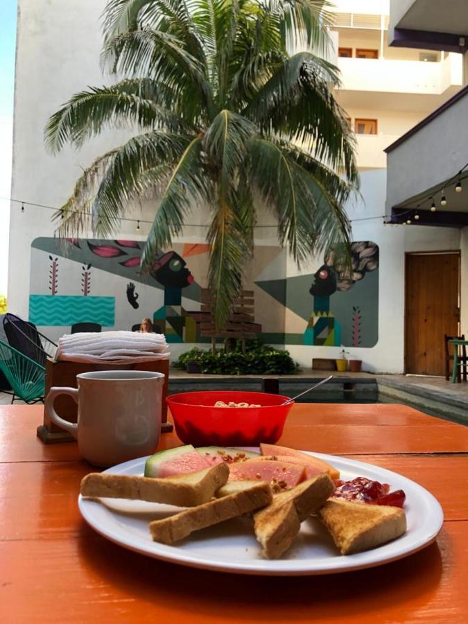 Les Trois Singes - Friendly Hostel Isla Mujeres Dış mekan fotoğraf