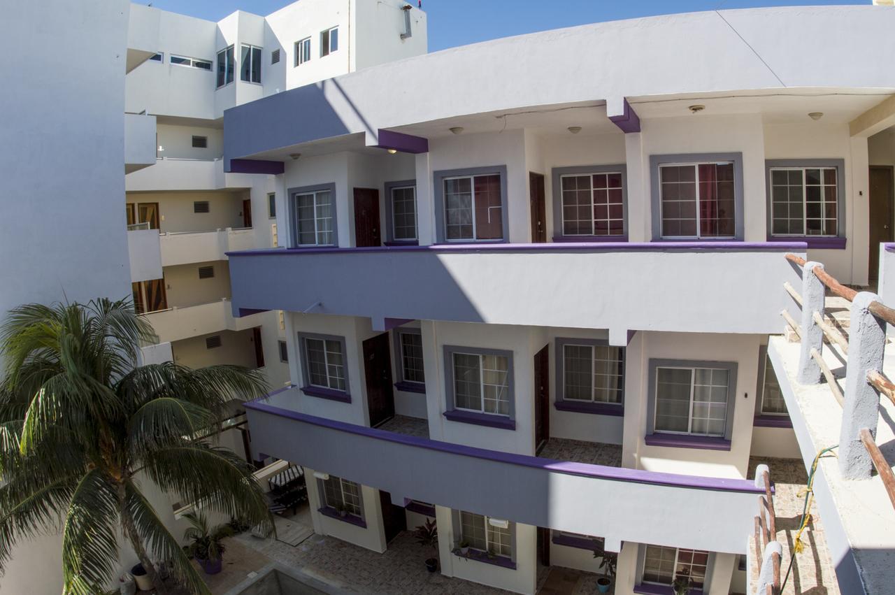 Les Trois Singes - Friendly Hostel Isla Mujeres Dış mekan fotoğraf