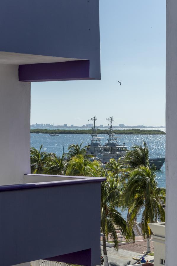 Les Trois Singes - Friendly Hostel Isla Mujeres Dış mekan fotoğraf