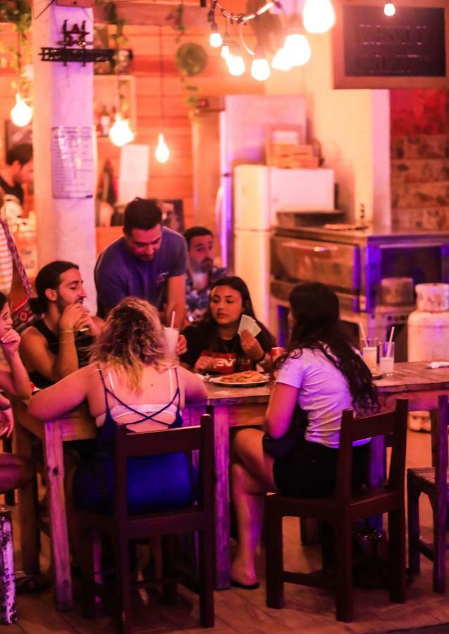 Les Trois Singes - Friendly Hostel Isla Mujeres Dış mekan fotoğraf
